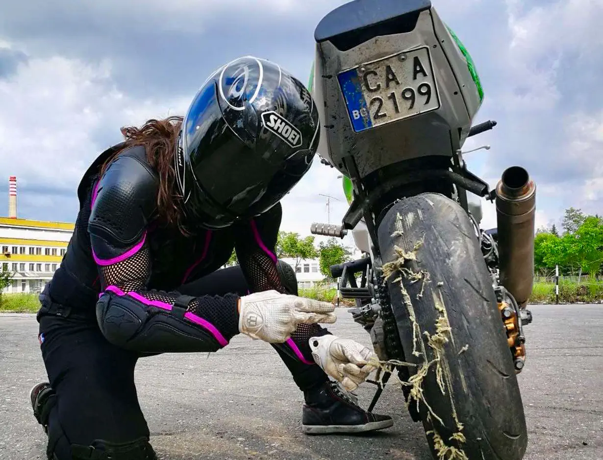 Silvia Radulova :: Motobikes